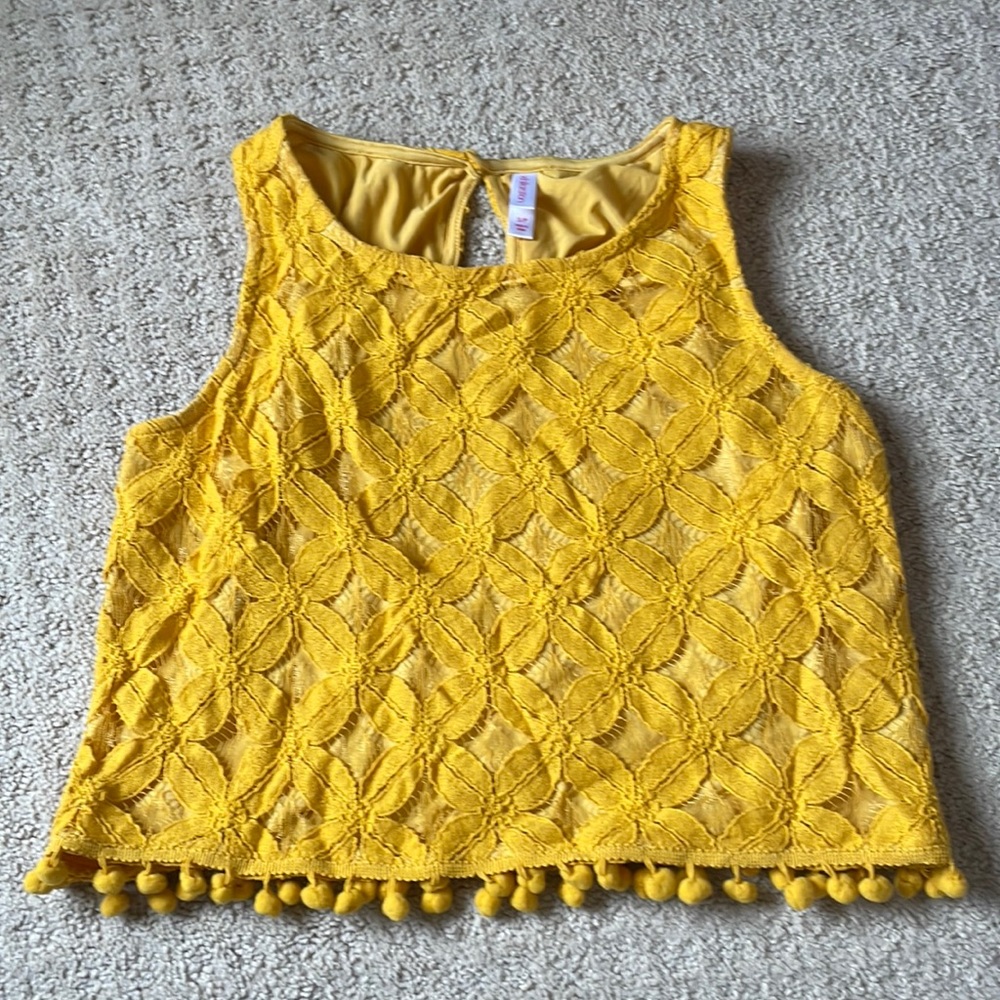 Cropped yellow lace tank